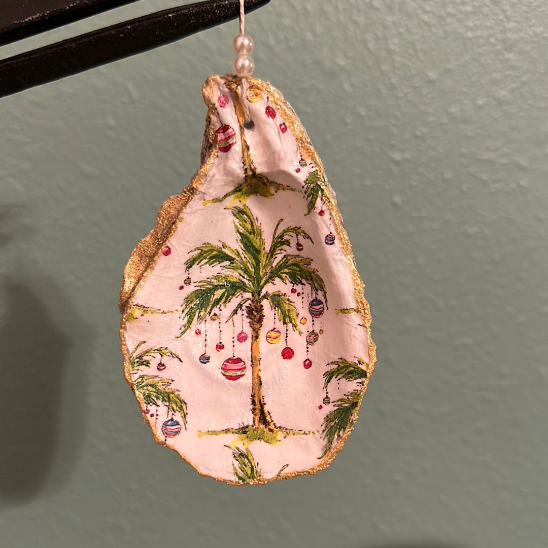 Christmas Palm Tree by OysterUp